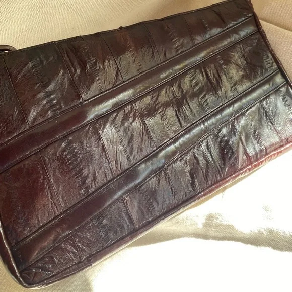 𝅺GENUINE Eel skin made in Korea vintage clutch